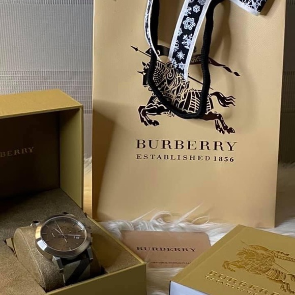 SOLD / Burberry Men’s Swiss Chronograph Watch
42mm
Swiss Made
Sapphire Crystal - Picture 2 of 9